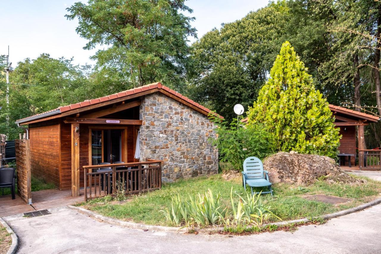 Le Hameau Du Comte De Foix - 11 Chalets En Ariege Mercus-Garrabet Exterior photo